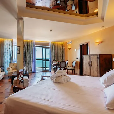 Ms Amaragua Hotel