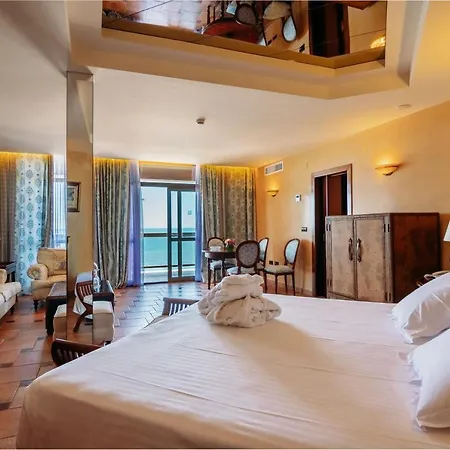 Ms Amaragua Hotel 4*